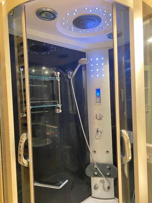Comfy - Spacious Flat On The Kadikoey Seaside Daire İstanbul Dış mekan fotoğraf