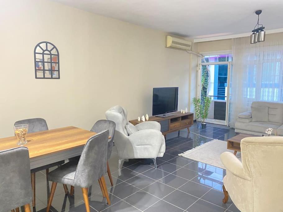 Comfy - Spacious Flat On The Kadikoey Seaside Daire İstanbul Dış mekan fotoğraf